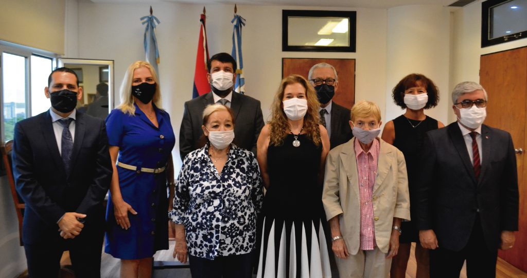 Ministro mas mujeres