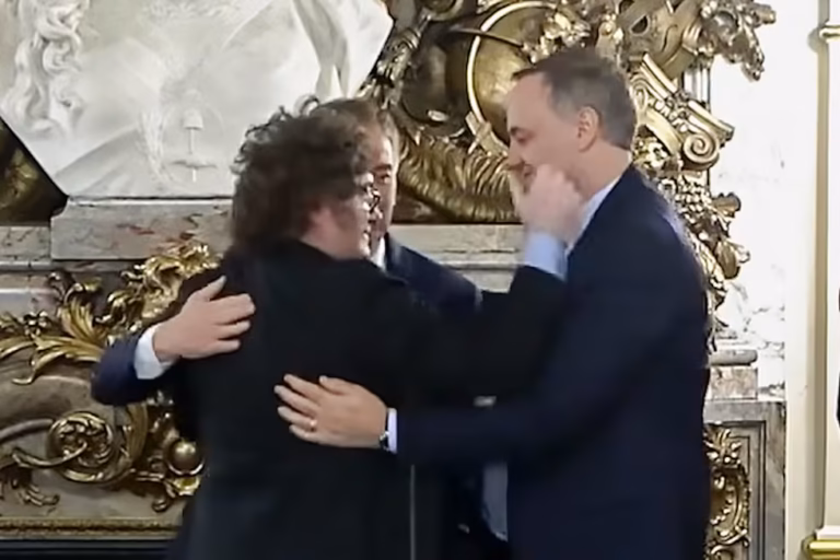 milei santili adorni